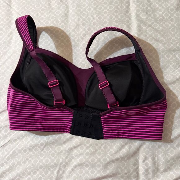 Lululemon ta ta tamer ii sport bra size 34d - Picture 3 of 5